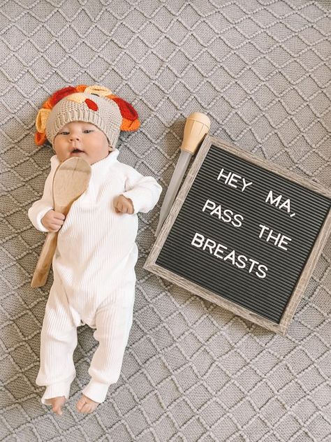 Monthly Picture Ideas, Baby Milestones Monthly Picture Ideas, Thanksgiving Baby Pictures, Baby Holiday Pictures, Holiday Baby Pictures, Baby Picture Ideas, Milestone Ideas, Fall Baby Photos, Baby Holiday Photos