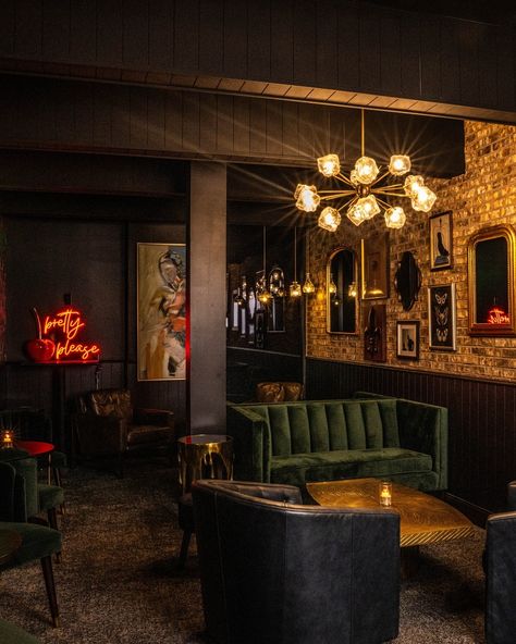 New speakeasy steps back in time - Preston Hollow Whiskey Lounge Home, Speakeasy Bar Design, Speakeasy Decor Bar, Lounge Decorating Ideas, Speakeasy Restaurant, Moody Bar, Lounge Room Designs, Home Lounge Room, Home Lounge Room Bar