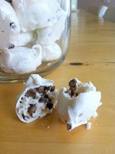 Forgotten Cookies Recipe, Easy Meringue Cookies, Fat Free Desserts, Chocolate Chip Meringue Cookies, Easy Meringues, Forgotten Cookies, Easter Cookie Recipes, Meringue Cookie Recipe, Baking Cookbooks