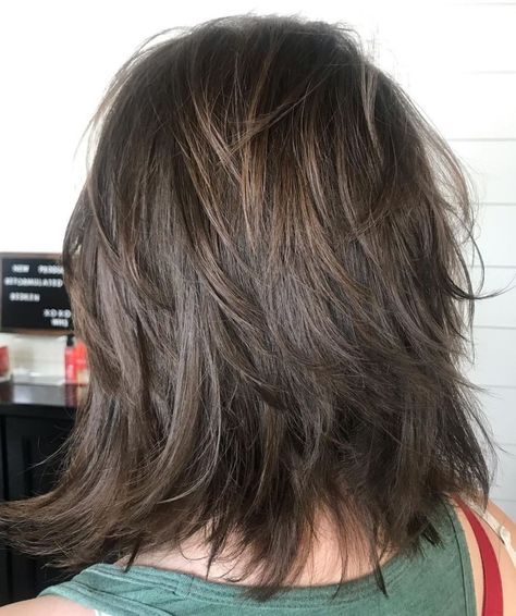 Dynamic Feathered Brunette Shag Brunette Shag, Medium Shaggy Hairstyles, Modern Shag Haircut, Modern Shag, Medium Shag Haircuts, Shaggy Haircuts, Choppy Bob, Natural Wavy Hair, Shag Hairstyles