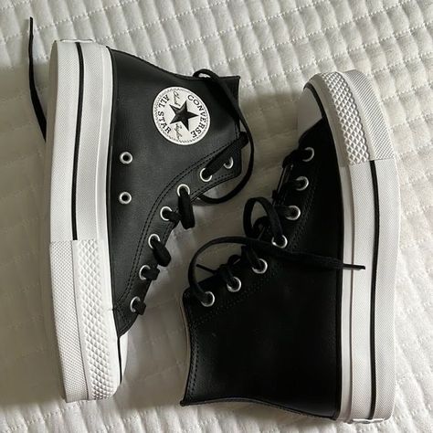 Cute Converse Shoes Black, Converse Shoes Platform Black, Converse Leather Black, Cool Platform Converse, Black Leather Converse Outfit, Converse Black Laces, Leather Converse Outfit, Aesthetic Shoes Black, Black Shoes Aesthetic