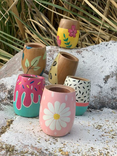 Plant Pot Design, Flower Pot Art, Plant Pot Diy, Flower Pot Design, Painted Pots Diy, Painted Plant Pots, Painted Clay Pots, Diy Flower Pots, Tanah Liat