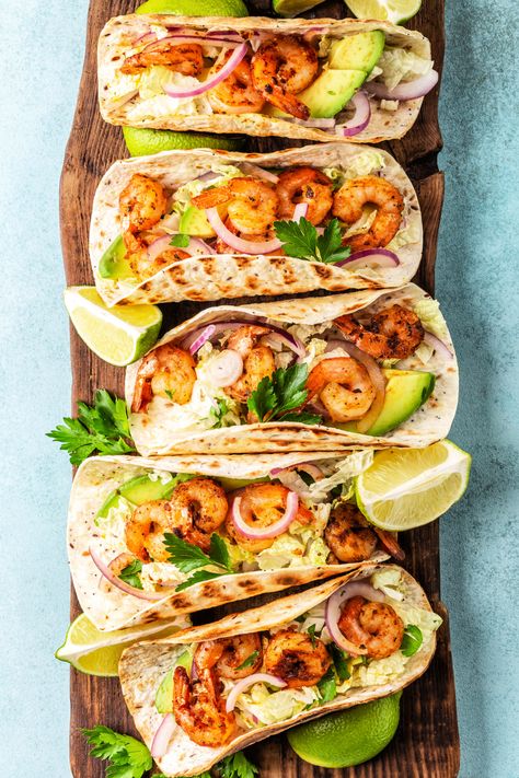 Seafood Fajitas, Best Shrimp Taco Recipe, Pescatarian Food, Vegan Week, Healthy Shrimp Tacos, Cilantro Lime Shrimp Tacos, Pescatarian Meals, Shrimp Tacos Easy, Homemade Slaw