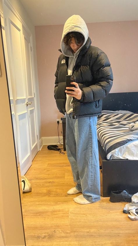 Nuptse Jacket Outfit Men, North Face Coat Outfit, The North Face Outfits Men, Gray Puffer Jacket Outfit, Northface Jacket Outfit, Cold Winter Outfits Men, Puffer Jacket Outfit Ideas, North Face Puffer Jacket Outfit, North Face Jacket Outfit