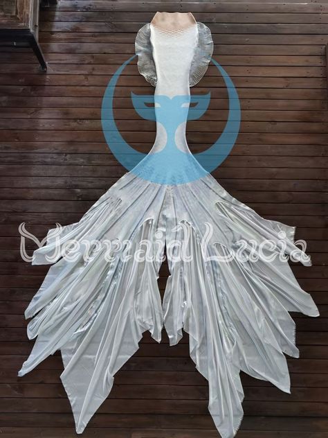 Mermaid Tail White, Mermaid Tail Aesthetic, Goldfish Mermaid, White Mermaid Tail, Siren Tail, Merman Tails, Blue Mermaid Tail, Realistic Mermaid Tails, Mermaid Costumes