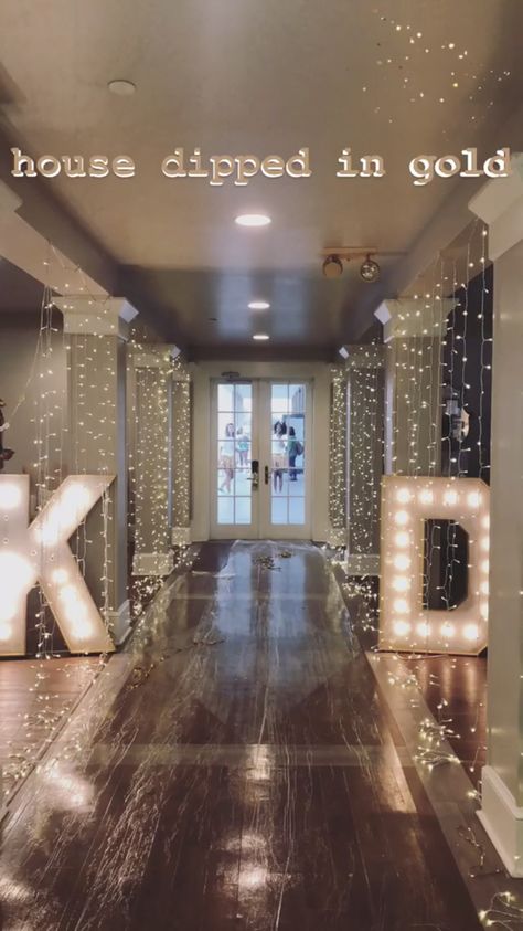 Kappa Delta Preference Round, College Formal Decorations, Vp Membership Sorority, Preference Decorations Sorority, Preference Round Decorations Sorority, Gold Sorority Theme, Sorority Rush House Decorations, Sorority Party Decorations, Recruitment Decorations Philanthropy