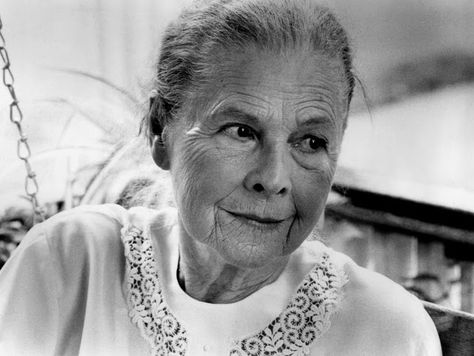 Ruth Gordon: On Assholes Picture Story Prompts, Ruth Gordon, Advanced Style, Feminine Power, Meryl Streep, Keep Moving, Hollywood Actor, Little Red Riding Hood, True Beauty