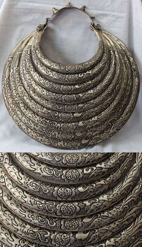 China | Big Gui Zhou, clan Miao | 9 hoop; dragon and phoenix Dark Silver Jewelry, Guizhou China, Miao Silver, Hmong Clothes, Phoenix Necklace, Kuchi Jewelry, Dragon Phoenix, Style Africain, Antique Silver Jewelry