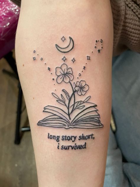 Tattoos Hiking, Hiking Tattoos, Open Book Tattoo, Reader Tattoo, Book Lover Tattoo, Tattoos Abstract, Skull Tattoo Flowers, Astronomy Tattoo, Circular Tattoo