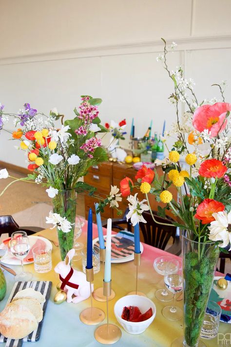 Colorful Easter Table, Traditional Eclectic Decor, Eclectic Decor Colorful, Funky Eclectic Decor, Colorful Tablescapes, Colourful Eclectic, Easter Table Decor, Easter Photography, Easter Wood Crafts