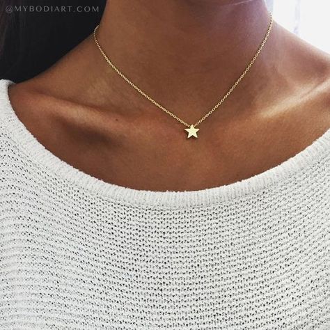 Casual Comfy Winter 2017 Outfit Ideas for Teen Girls for Teenagers - www.MyBodiArt.com Bohemian Choker Necklace, قلادات متدلية, Tiny Heart Necklace, Trendy Chokers, Heart Choker Necklace, Star Necklace Gold, Crystal Heart Pendant, Chocker Necklace, Heart Choker