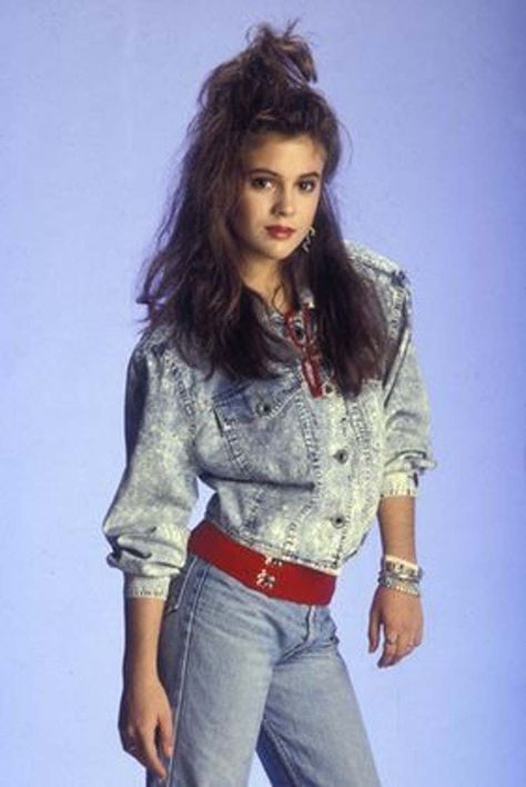 30 Photos of Alyssa Milano When She Was Young Alyssa Milano Young, Alisa Milano, Allysa Milano, 80’s Outfits, 80s Fashion Outfits, Look 80s, Lingerie Photos, Alyssa Milano, 1980s Fashion