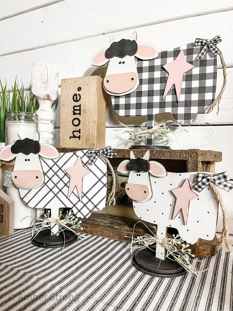 Cow Craft, Cow Baby Showers, Wood Yard Art, Easter Wood Crafts, Brushes Paint, Door Signs Diy, Farmhouse Crafts, Decoupage Diy, Diy Craft Kit