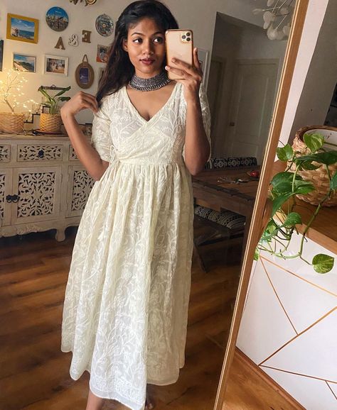 9,825 Likes, 121 Comments - Ankita (@kitakaturi) on Instagram: “To address the FAQs on this dress: 1.) I am fairly certain this dupatta was 2.75m long; it was…” Chickenkari Kurti, Baby Frock Design, Floral Maxi Dresses, Sara Dress, Simple Frock Design, Stylish Kurtis Design, Simple Frocks, Long Frock, Simple Kurta Designs