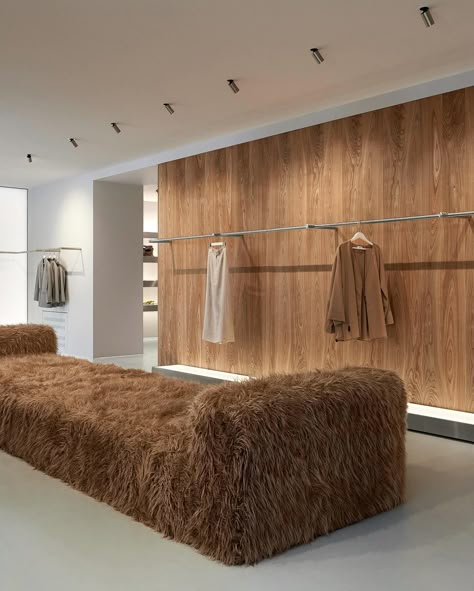 COOSH STORE IN ODESA designers: @alexey_gulesha @cyrillverbych @sivakdmytro @vika_romaniuk_ 70s Sofa, Clothing Showroom, Luxury Clothing Store, Japan Interior, Interior Studio, Interior Landscape, Monochrome Interior, Store Layout, Store Interiors