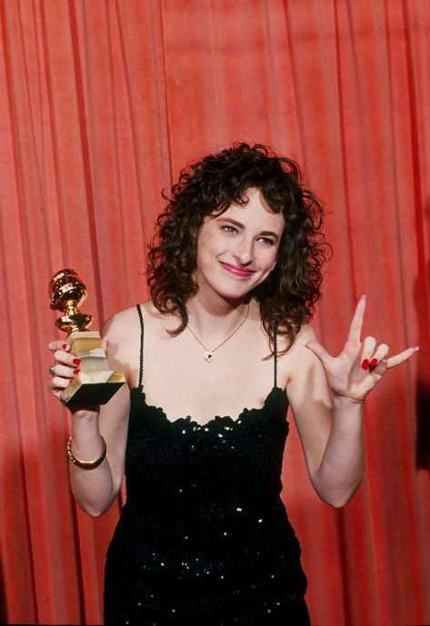 Marlee Matlin at the Golden Globes 1987 Marlee Matlin, Samantha Photos, Acceptance Speech, In Sign, Golden Globe Award, Golden Globes, Sign Language, Memorable Moments, Halter Formal Dress