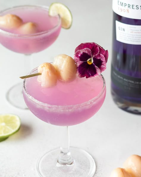 Rhubarb Gin And Tonic, Lychee Cocktail, Empress Gin, Gin Gimlet, Gimlet Cocktail, Lychee Juice, Rhubarb Gin, Lychee Martini, Gin Cocktail Recipes