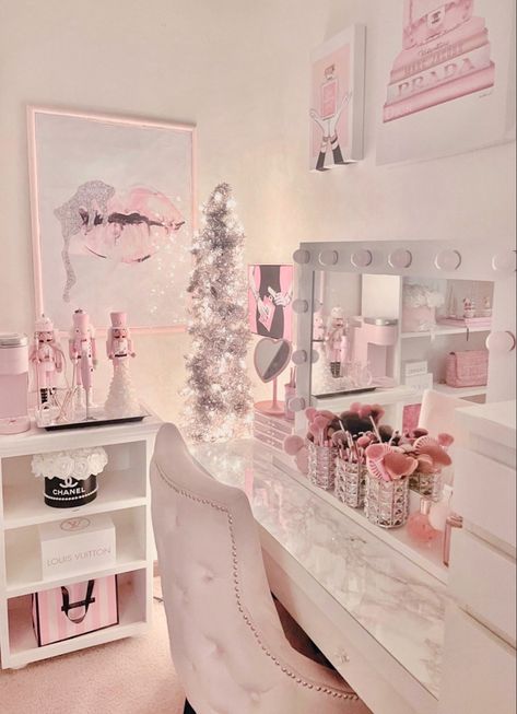 0 Aesthetic, Trendy Apartment Decor, Dreaming Of A Pink Christmas, A Pink Christmas, Girly Apartments, Girly Apartment Decor, Galaxy Jewelry, Pink Bedroom Decor, Pink Room Decor