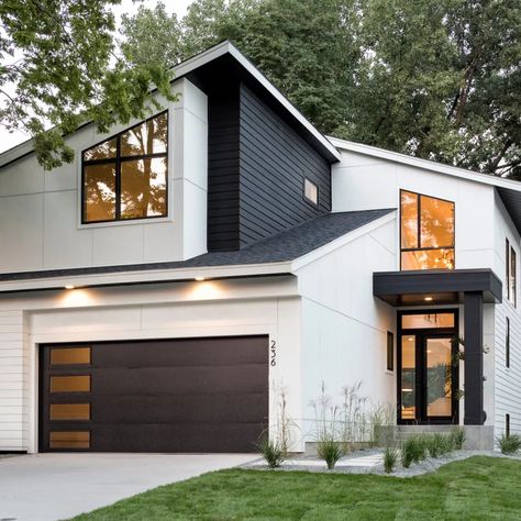 75 Modern Exterior Home Ideas You'll Love - October, 2022 | Houzz White Siding Exterior, Black And White House Exterior, Mid Century Modern Homes Exterior, White House Exterior, Black Home Exterior, Mid Century Modern House Exterior, Modern Siding, House Exterior Ideas, Exterior House Renovation