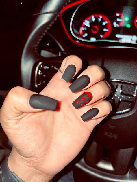 Black And Red Drip Nails, Black Matte Halloween Nails, Blood Drip French Tip Nails, French Tip Blood Nails, Black Blood Nails, Halloween Blood Drip Nails, Blood Drip Nails Tutorial, Red And Black Halloween Nails, Black Nails With Blood Drip