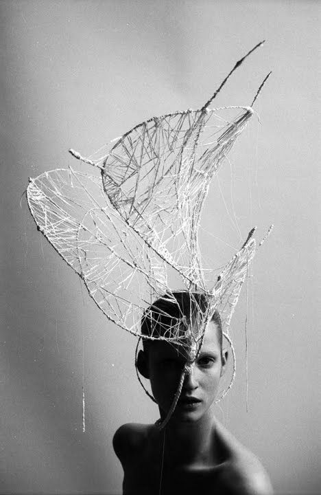 Hat Fashion Photography, Avant Garde Hair, Sculptural Fashion, Mode Editorials, Trendy Hat, Body Adornment, Foto Poses, Avant Garde Fashion, Hair Art