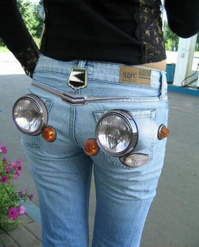 20 Strange, Quirky Pants In The World That Are Weird As Hell New Jeans Style, Funny Fashion, Fashion And Beauty Tips, Quirky Fashion, Fashion Fail, Funny Picture, Weird Fashion, Funny Fails, Funny People