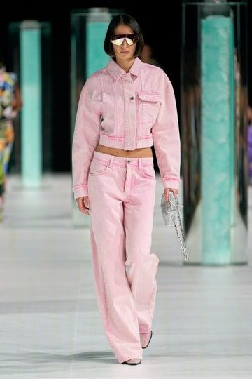 Jacket Outfit Women, Stine Goya, All Jeans, Fashion Aesthetics, Denim Trends, 2023 Fashion, Denim Details, Fall 2023, Fashion Show Collection