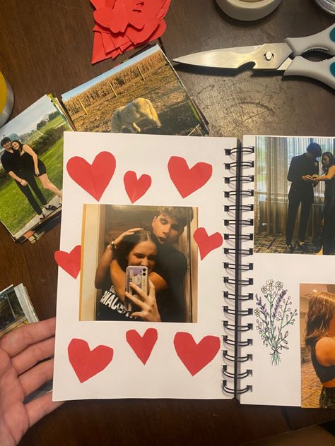 Photo Album Relationship, Bf And Gf Scrapbook, Cute Photo Album Ideas For Boyfriend, Cool Scrapbook Ideas Creative, Relationship Photo Album Ideas, Love Note Ideas Creative, Love Album Ideas, Photobook For Boyfriend, Photo Book Ideas For Boyfriend