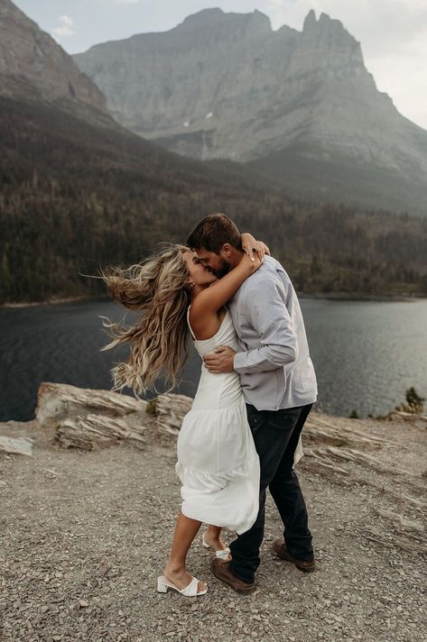 Western Engagement Pictures for Fall | Glacier Park Photographer | GNP Photographer. Your love story is one-of-a-kind, and your engagement session should be too! Let us guide you through the essential steps to prepare for a captivating and fun celebration of your love. Discover unique engagement photos outfits, montana engagement photos, unique engagement photos country and western engagement pictures ideas. Book Brogan to capture your country engagement at photographybybrogan.com. Country Couple Aesthetic, Unique Engagement Photo Poses, Country Couple Photos, Western Engagement Pictures, Poses Unique, Western Engagement, Couples Pose, Engagement Photos Country, Unique Engagement Photos