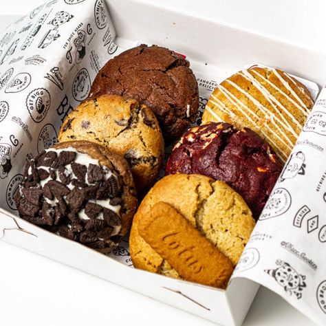 Original Cookie Recipes, Nyc Style Cookies, Cookies Box Packaging Ideas, New York Style Cookies, Cookie Business Packaging, Cookie Boxes Packaging, Cookies Packaging Ideas, Ny Style Cookies, Cookie Packaging Ideas