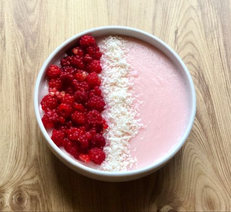 #pink #pinkmood #raspberry #raspberries #yummy #yummyhealthyrecipes #yummyhealthyfood #breakfast #bowl #breakfastbowls #healthybowls #smoothiebowl #semolina #porridge #oatmeal #healthyrecipe #healthybreakfast #healthyfood #nutrition #nutritiousfood #coconut Semolina Porridge, Pink Bowls, Healthy Bowls, Breakfast Bowl, Breakfast Bowls, Smoothie Bowl, Delicious Healthy Recipes, Nutritious Meals, Healthy Breakfast