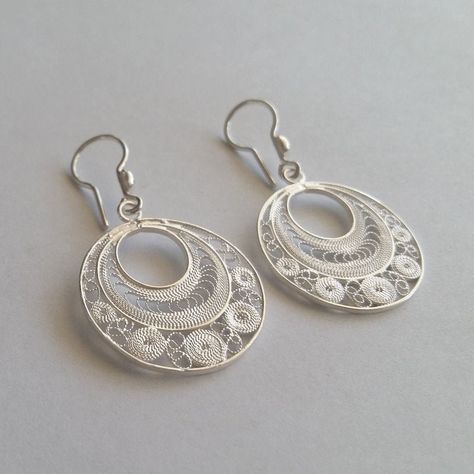 Filigrana Jewelry, Earrings Handmade Silver, Handmade Silver Earrings, Sterling Silver Earrings Handmade, Silver Jewelry Diy, Filigree Bracelet, Silver Bracelets For Women, Hammered Hoop Earrings, Filigree Jewelry