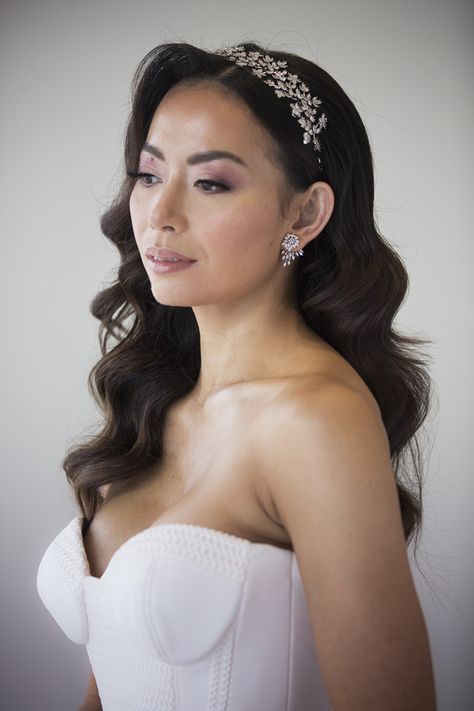 Modern Bridal Hairstyles, Old Hollywood Hair, Crystal Bridal Headband, Finger Wave Hair, Glam Waves, Bridal Earring, Wedding Hair Headband, Hollywood Hair, Hollywood Waves