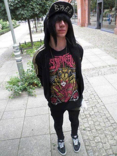 Scene Boy Outfits, Emo Outfits 2000s, Long Hair Man, Emo Scene Boys, 2000s Boys, Scene Guys, Emo Outfit, Emo Pictures