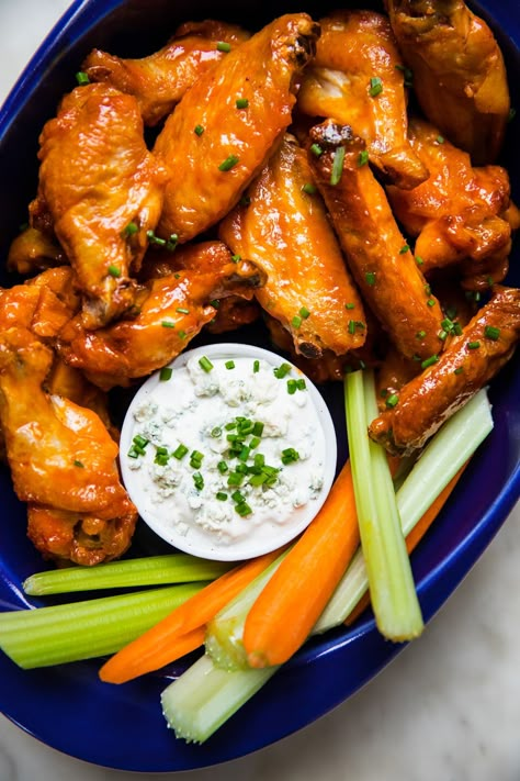 Perfectly crispy and smothered in Buffalo sauce, our super easy baked Buffalo wings recipe is here to deliver the game-day bliss dreams are made of. Easy Buffalo Wings Recipe, Buffalo Wings Recipe Baked, Chicken Wingettes, Buffalo Wings Recipe, Baked Buffalo Wings, Buffalo Chicken Bites, Wing Sauce Recipes, Wings Recipe Buffalo, Baked Wings