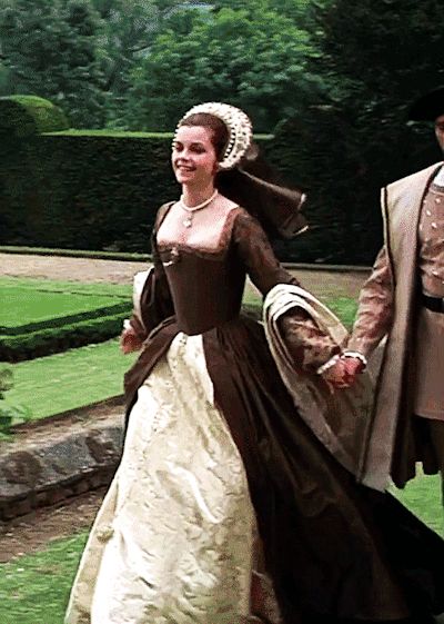 Brown And Gold Dress, Anne Of The Thousand Days, Genevieve Bujold, The Tudors Costumes, Elizabethan Clothing, British Costume, Tudor Dress, Tudor Costumes, I Am A Woman