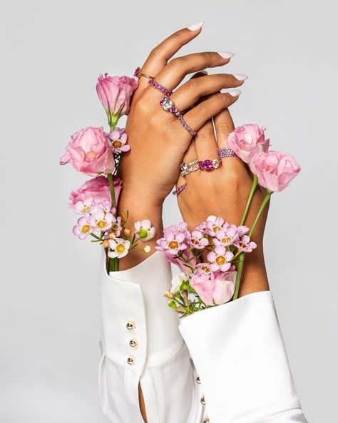 @freyafinejewels Flower Jewellery Photoshoot, Vogue Jewelry Editorial Photography, Blogger, Jewelry Inspiration, Photo And Video, Instagram Photo