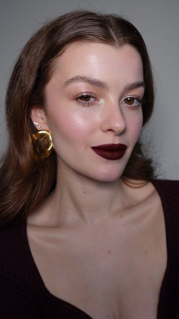 Burgundy Lip Makeup, Restoration Makeup, Burgundy Lips Makeup, Wine Red Lips, Wine Colour Lipstick, Red Wine Lipstick, Dark Red Lipstick Makeup, 1920 Makeup, Wine Red Lipstick