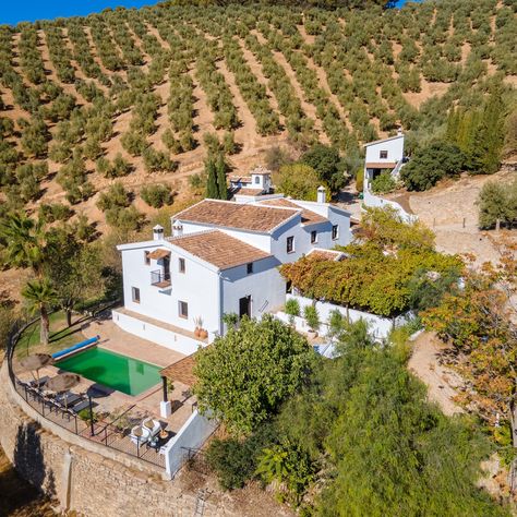 Beautiful authentic cortijo for sale with so many different secret corners! Perfect for anyone wanting to start a rewarding lifestyle in the natural landscape of Granada, Montefrío. Spanish Countryside, Spain House, Alhambra Palace, Sierra Nevada Mountains, Southern Spain, Rustic Stone, Historical Buildings, Authentic Living, Old Farmhouse