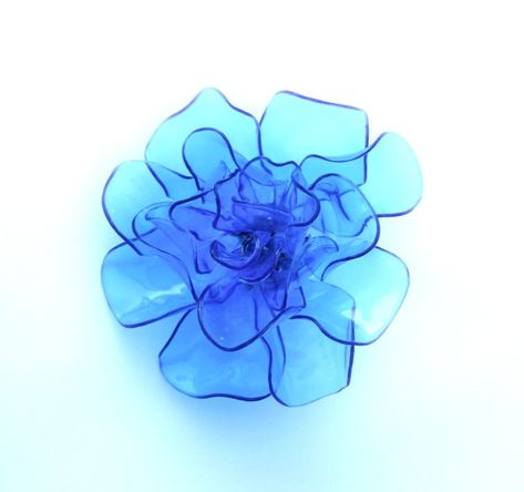 Flower From Plastic Bottle, Plastic Bottle Crafts Flowers, Paper Clay Art, Plastic Bottle Art, Candle Flame, Recycled Art Projects, Melted Plastic, Food Crush, A Beautiful Flower