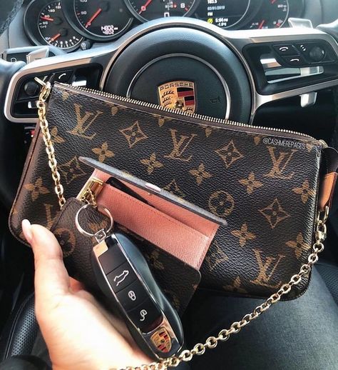 Lv Pochette Accessories, Tas Lv, Pochette Louis Vuitton, Pochette Accessories, Lv Pochette, Popular Handbags, Diy Handbag, Chanel Purse, Louis Vuitton Pochette