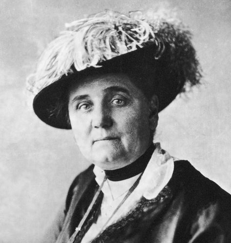 Jane Addams - Pioneer settlement worker, founder of Hull House in Chicago, public philosopher, sociologist, author & leader in woman suffrage & world peace. Lesbian. In 1931 she became the first American woman to be awarded the Nobel Peace Prize. Noble Peace Prize, Jane Addams, Jane Adams, Protest Posters, Nobel Peace Prize, The First Americans, Womens History Month, Strong Female, World Peace