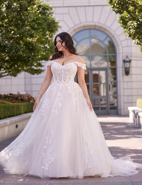 Astra Bridal Plus Size Wedding Dresses for Curvy Brides Maggie Sottero Harlem, Plus Size Wedding Dresses Curvy Bride, Curvy Wedding Dress, Plus Size Ball Gown, Curvy Wedding, Wedding Dresses Whimsical, Plus Wedding Dresses, Off Shoulder Wedding Dress, Boda Mexicana