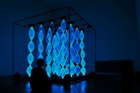 Repitition At My Distance - Dancing Patterns of Blue Light React to Sound Waves - by Gabey Tjon a Tham Sound Installation, Modern Metropolis, Dance Event, Sound Art, Sound Wave, Artistic Installation, Sculpture Installation, Light Installation, Sound Waves