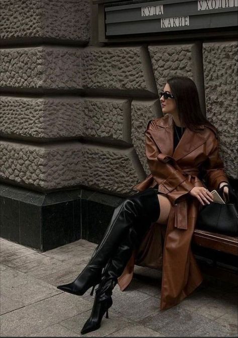 Aesthetic Trench Coat, Fall Boot Outfits, Brown Trench Coat Outfit, Style Over The Knee Boots, Trent Coat, Leather Coat Outfit, Tall Boots Outfit, Long Brown Coat, Trench Outfit