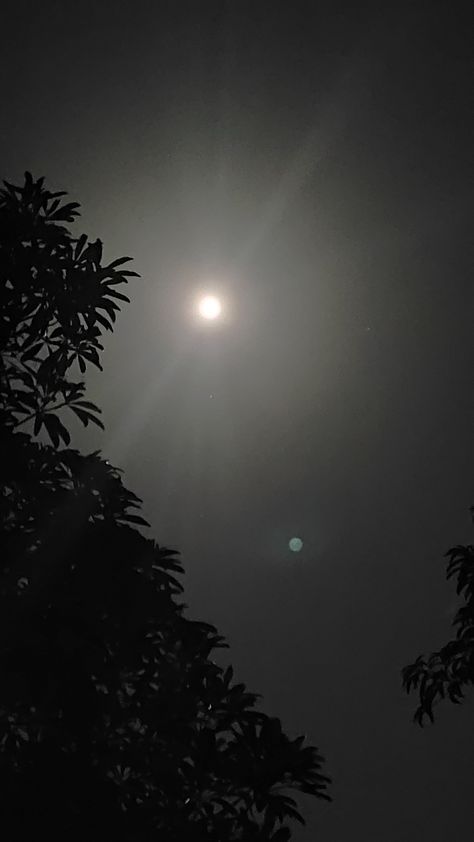 I was a full moon night, and the moon was too beautiful like an Angel Full Moon Night Sky Photography, Today's Moon Pic In India, Full Moon Aesthetic Photography, Full Moon Snapchat Story, Full Moon Aesthetic Wallpaper, Sky Pics Night, Moon Pics Night, Fake Insta Story Night, Full Moon Video