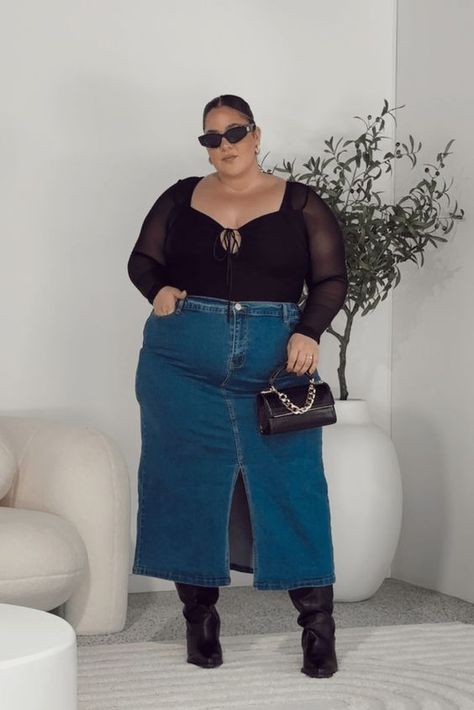 Long Denim Skirt: How to Wear & Make a Style Statement Jeans Outfit For Photoshoot, Long Denim Skirt Outfit Curvy, Long Denim Skirt Plus Size, Jean Skirt Plus Size Outfits, Long Denim Skirt Outfit Plus Size, Plus Size Jean Skirt Outfits, Long Skirt Outfits Plus Size, Denim Skirt Outfit Plus Size, Plus Size Maxi Skirt Outfit