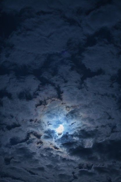 Clouds In Night Sky, Clouds In The Night Sky, Night Sky With Clouds, Moon In The Clouds, Clouds At Night, Clouds Night Sky, Night Sky Clouds, Moon With Clouds, The Wizard Of Oz Costumes