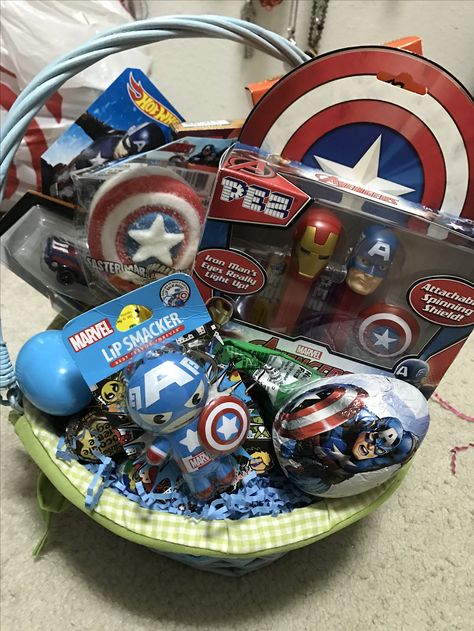 Gift Baskets For Kids, Basket Theme, Easter Basket Themes, Marvel Gift, Baskets For Kids, Christmas Outdoors, Candy Themed Party, Kids Gift Baskets, Superhero Toys