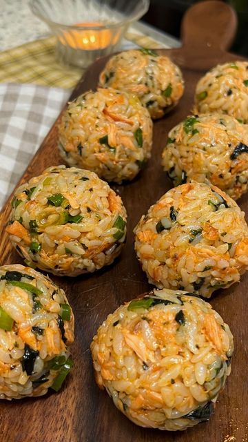 Salmon Sushi Balls, Salmon Rice Ball, Riceball Recipes, Salmon Rice Balls, Rice Ball, Sushi Recipes Homemade, Salmon Sushi, Salmon And Rice, Red Rice